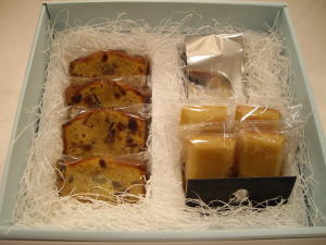 フィナンシェとパウンドケーキと茶葉のセット